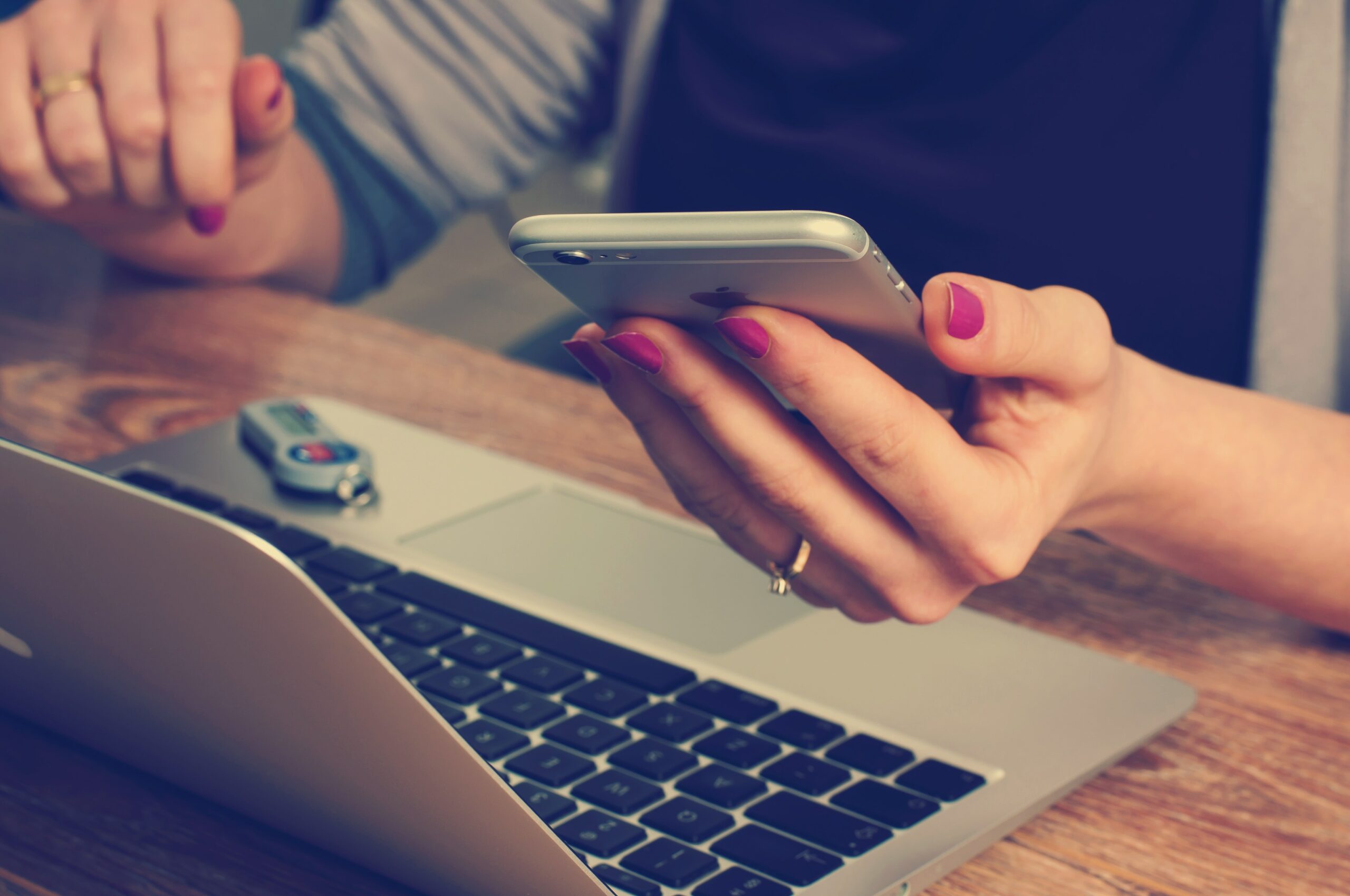 Woman-Laptop-Phone working-woman
